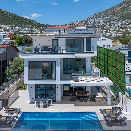 Lovelet Villa *