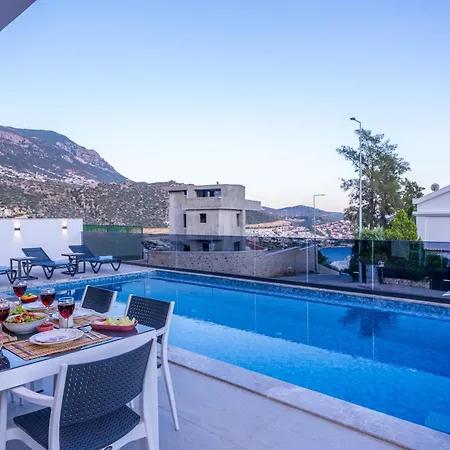 Lovelet Villa *