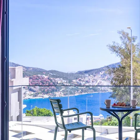 Lovelet Villa *