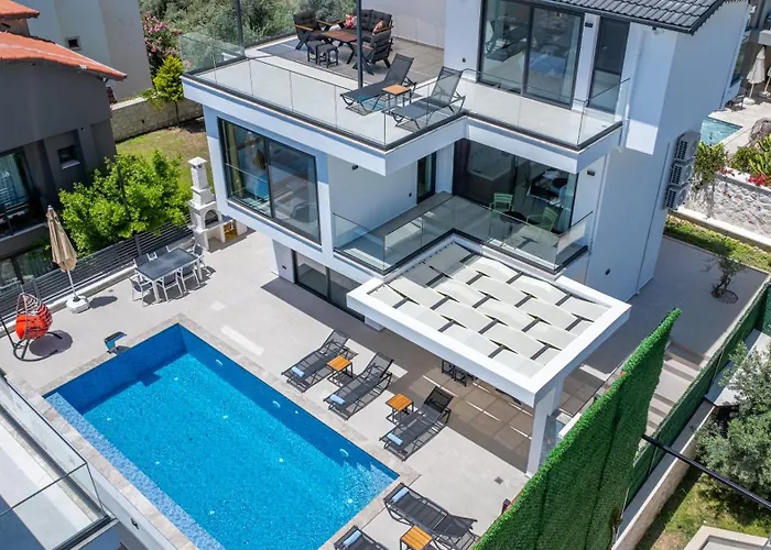 Lovelet Villa *